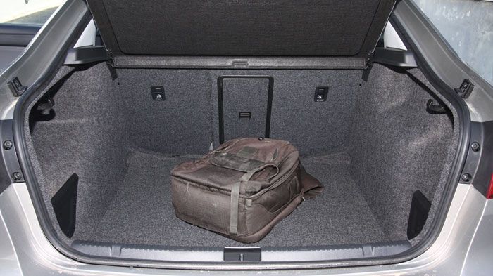 Το πορτ-μπαγκάζ έχει πολύ μεγάλη χωρητικότητα, ενώ το μεγάλο άνοιγμα της πόρτας, απογειώνει την ευκολία φόρτωσης.